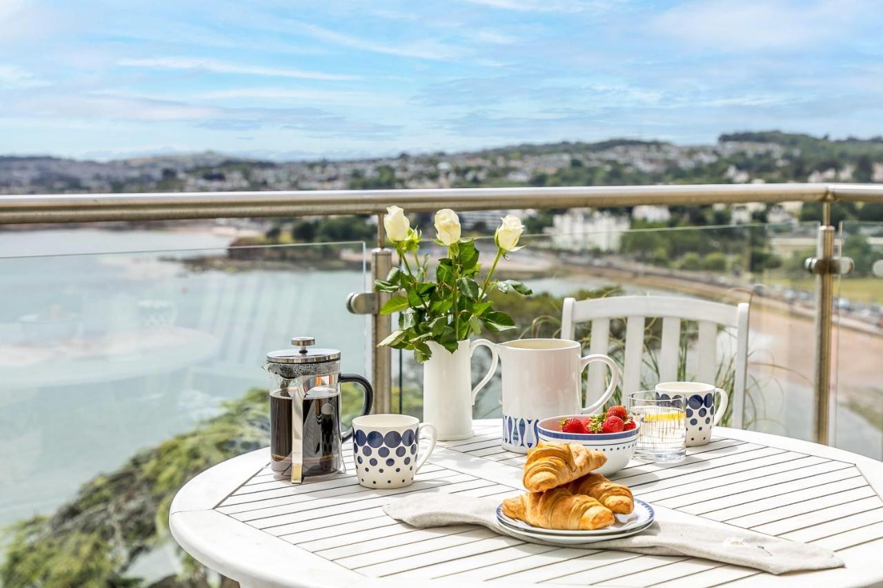 A7 Masts - Striking Beach Bolthole Apartment With Beautiful Sea Views Private Balcony & Parking トーキー エクステリア 写真